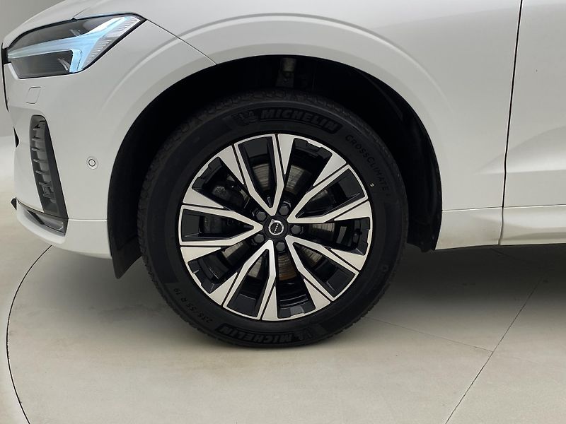 Volvo XC60 B4 AWD PLUS DARK AUT CZ 1.maj - fotka 34 z 58