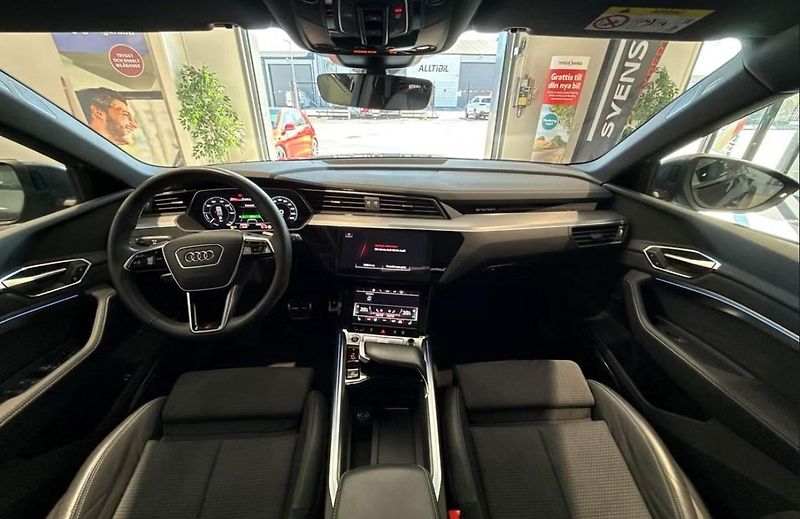 Audi Q8 e-tron 55 Q SoH 97% 360k Pano Tažné - fotka 14 z 34
