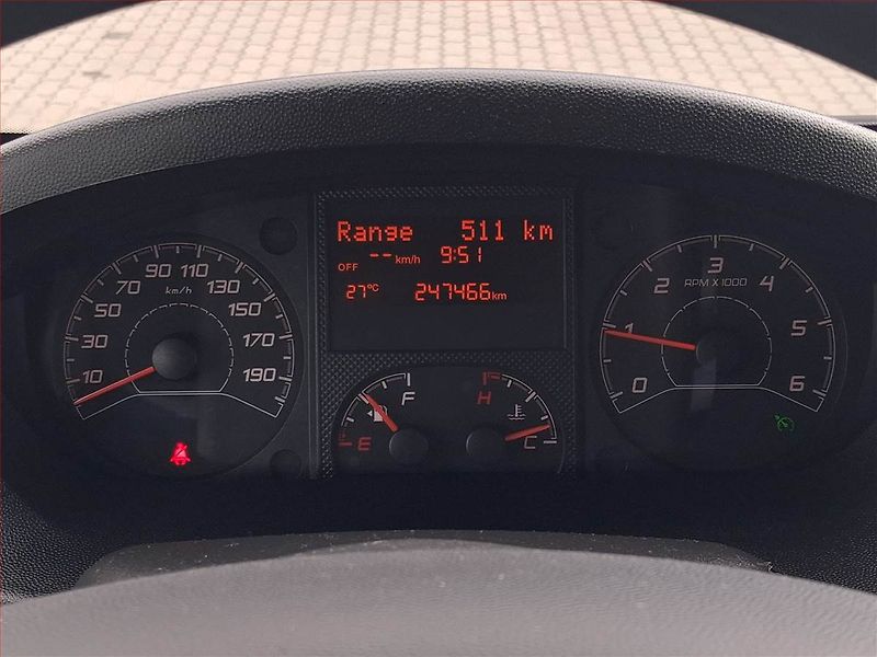 Peugeot Boxer (2023) 2.2 BlueHDi, Maxi, 14m3, 1.0t - fotka 8 z 16