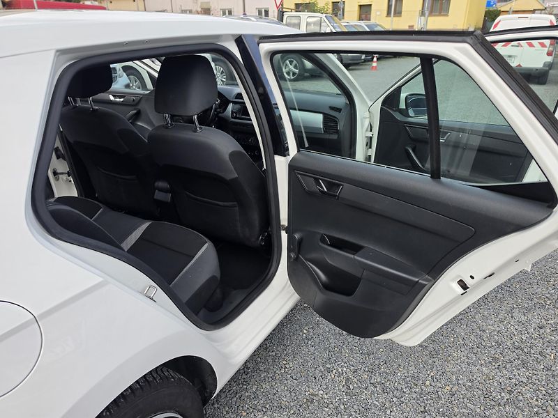 Škoda Fabia 1.4 TDI Parkovací senzory  - fotka 9 z 17