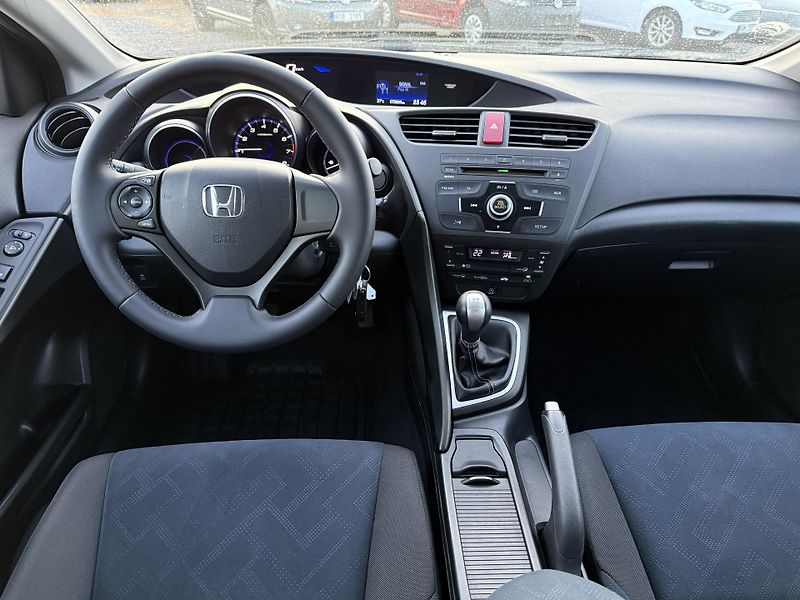 Honda Civic 1.3i-VTEC 73kW ČR - fotka 11 z 17