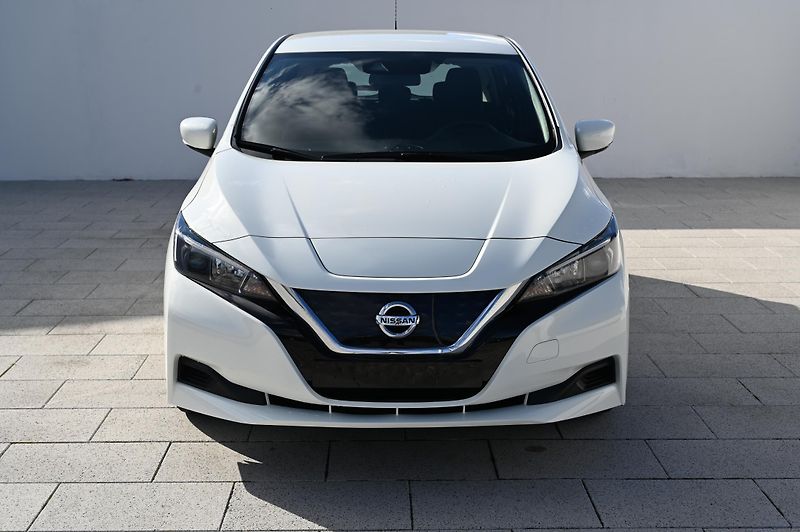 Nissan Leaf Basis 40kWH 110KW 3/2021 - fotka 2 z 34