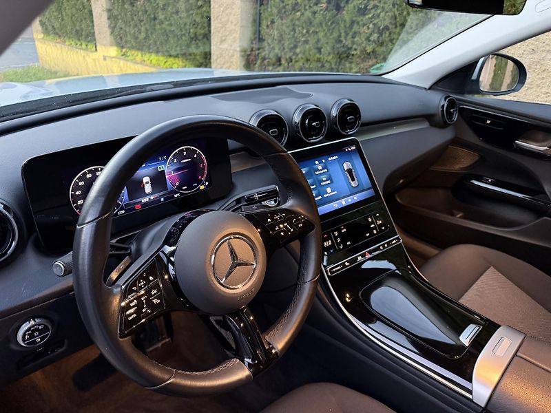 Mercedes-Benz Třídy C 200D 9Gtronic-AVANTGARDE-Tažné - fotka 29 z 37