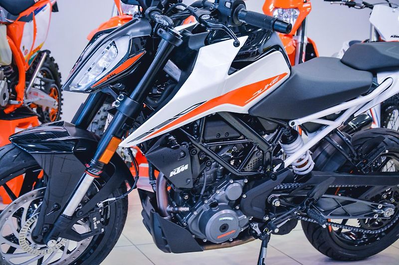 KTM 390 Duke Akrapovič 0KM - fotka 2 z 14