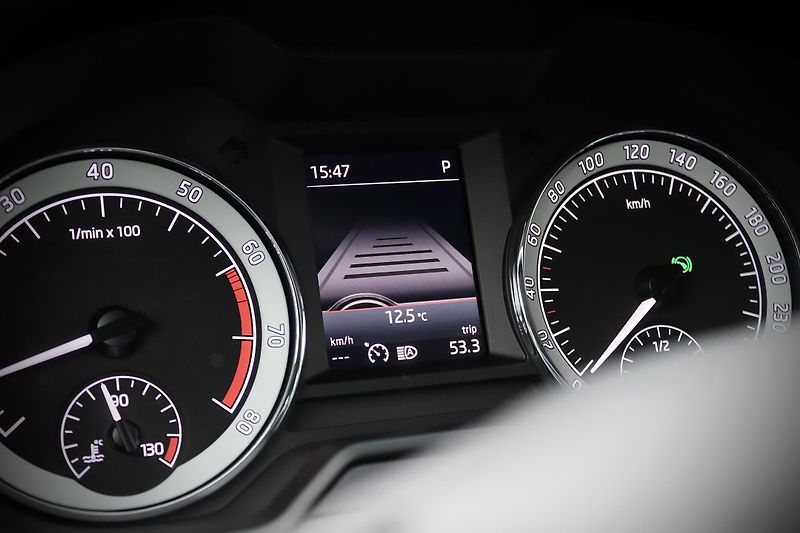 Škoda Octavia 3 FL Combi 1.5 TSI 110 kW DSG - fotka 23 z 39
