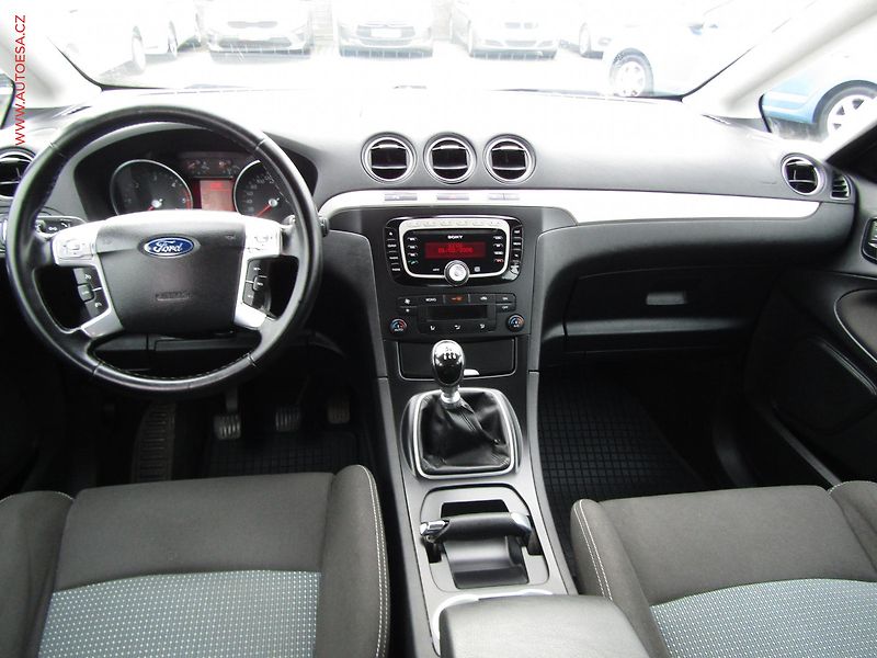 Ford S-MAX (2012) 2.0TDCi, autoAC, temp - fotka 8 z 18