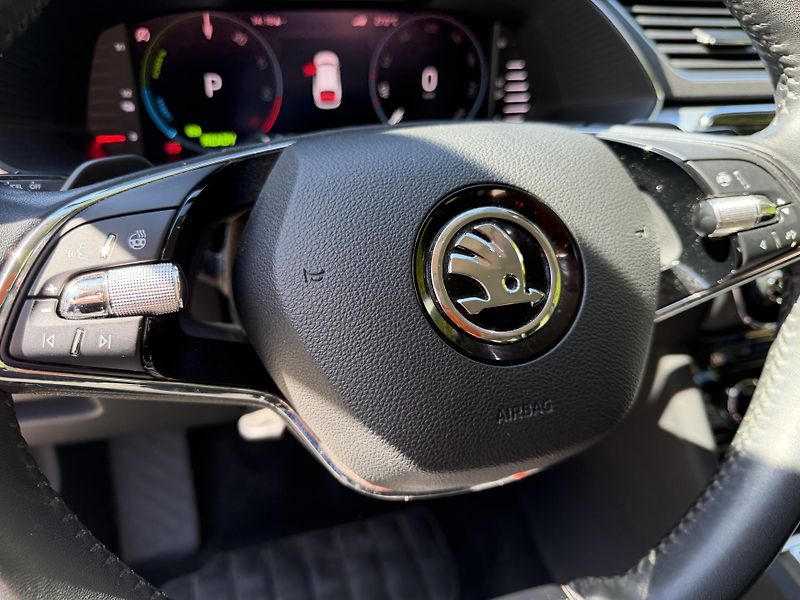 Škoda Superb (2023) 1,4 TSI-IV-DSG- Tažné-WEBASTO- - fotka 13 z 25