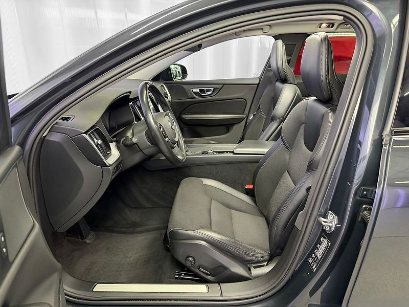 Volvo V60 D4 AWD, WEBASTO, PANORAMA, EL. - fotka 11 z 30