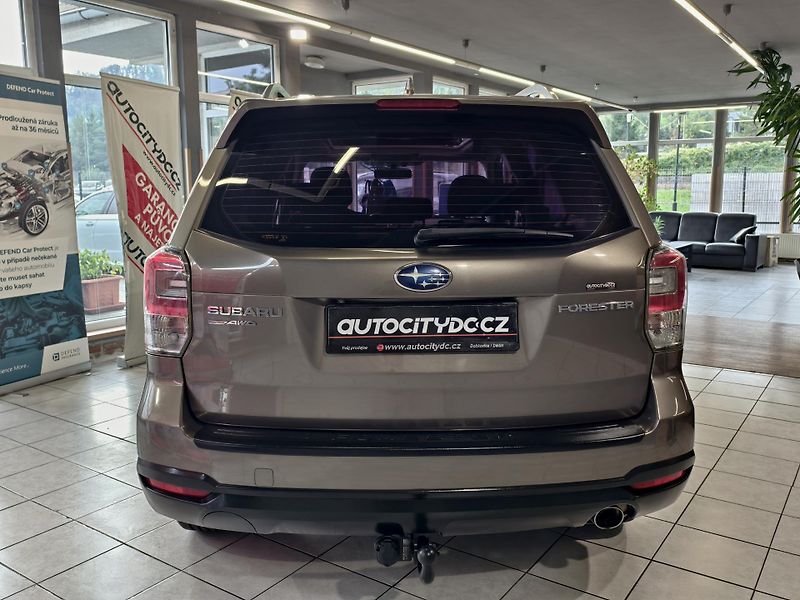 Subaru Forester 2.0 i 110kW 4x4, PANORAMA, LED - fotka 6 z 22