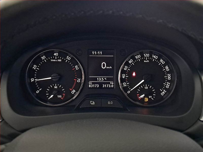 Škoda Rapid (2014) Spaceback 1.2 TSI, ČR,1.maj - fotka 11 z 15