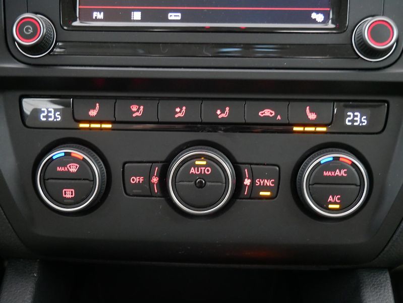 Volkswagen Jetta - fotka 21 z 25