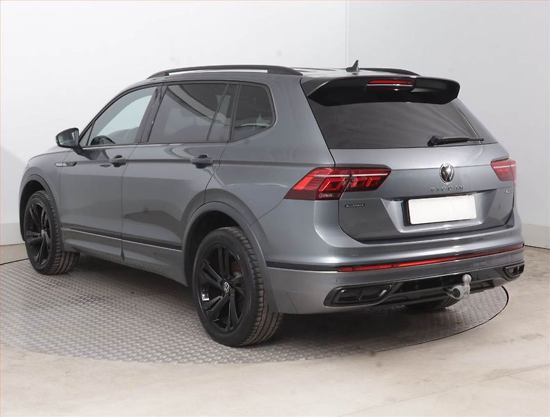 Volkswagen Tiguan Allspace (2023) R-Line 2.0 TDI - fotka 4 z 17