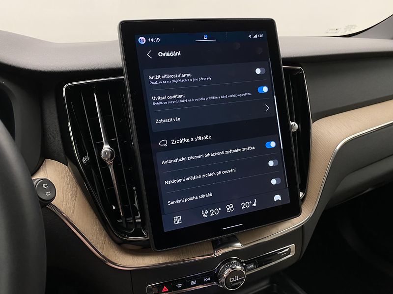Volvo XC60 T8 AWD RECHARGE PLUS DARK CZ - fotka 53 z 66