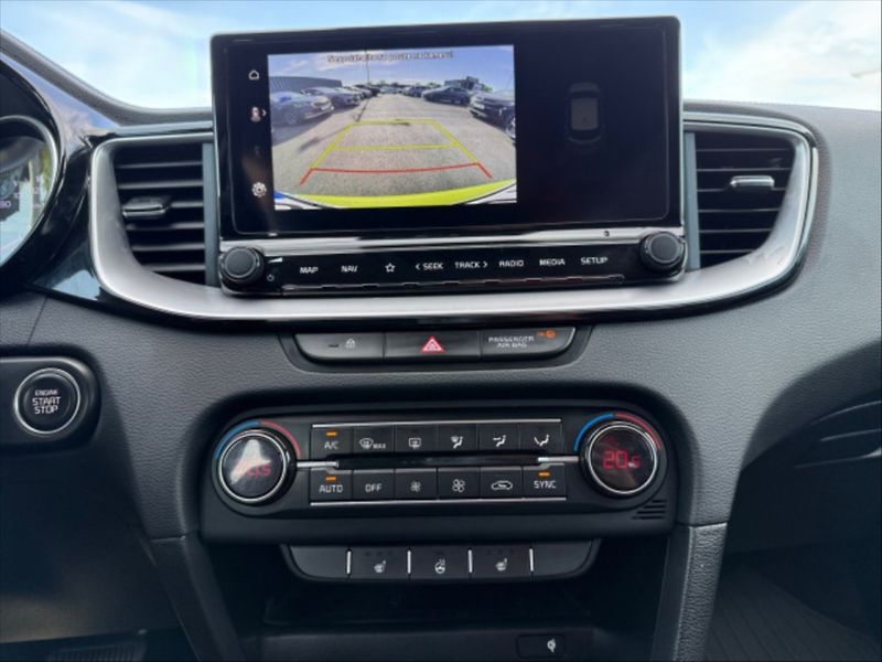 Kia XCeed 1,5 T-GDI Top AT - fotka 8 z 10