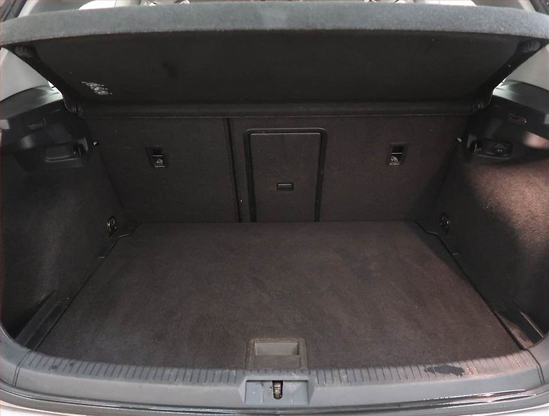 Volkswagen Golf (2017) 1.4 TSI, Navi, Tempomat - fotka 12 z 15