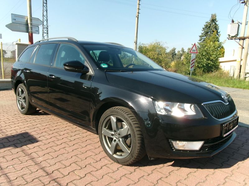 Škoda Octavia 2,0 TDI AUTOKLIMA - fotka 10 z 40