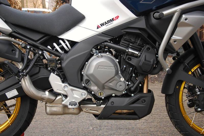 CFMOTO (2026) 700MT Adventure WHITE - fotka 15 z 25