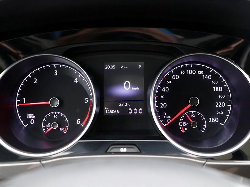 Volkswagen Touran 2,0 TDI 110kW Highline DSG - fotka 16 z 39