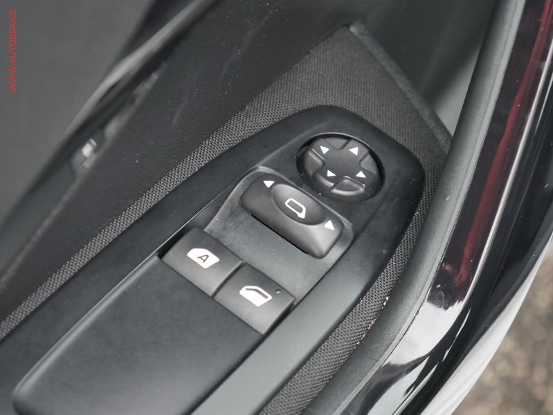 Peugeot 208 (2015) 1.2 PT, ČR, AC, tempo - fotka 18 z 19