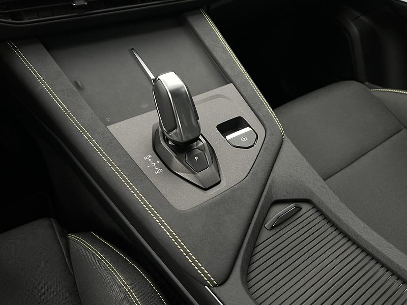 Lynk & Co 01 CORE PHEV AUT CZ 1.maj - fotka 24 z 46