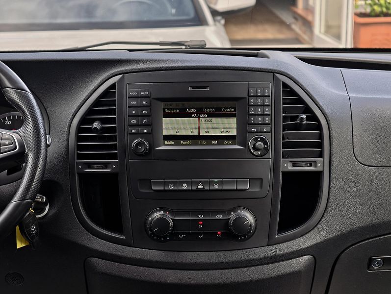 Mercedes-Benz Vito TOURER 116 4x4 LŮŽKOVÁ ÚPRAVA - fotka 16 z 26