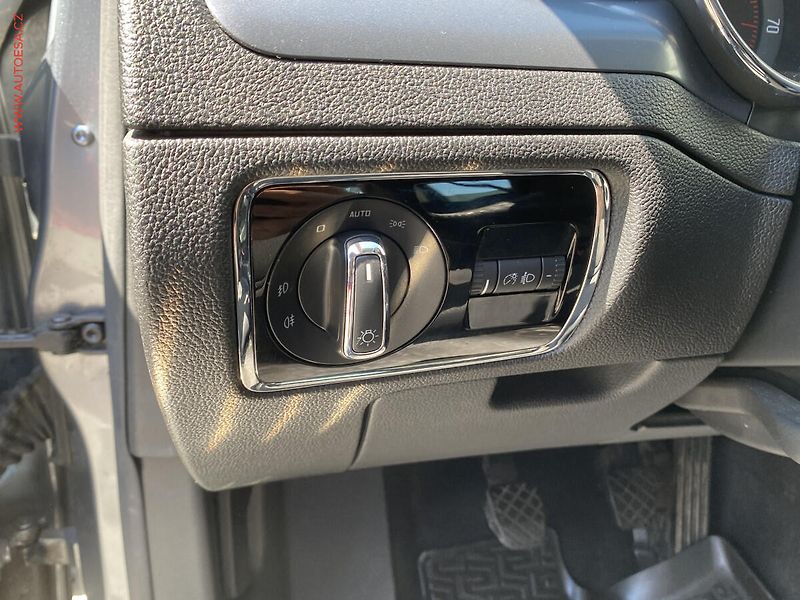 Škoda Superb (2010) 1.4 TSi, Comfort, autoAC - fotka 15 z 16