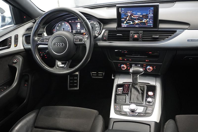Audi S6 4.0 V8 TFSI 309kW QUATTRO  - fotka 23 z 29