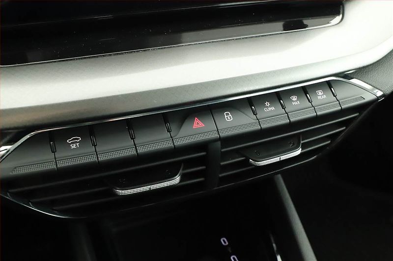 Škoda Octavia (2021) 2.0 TDI, Tempomat - fotka 12 z 20