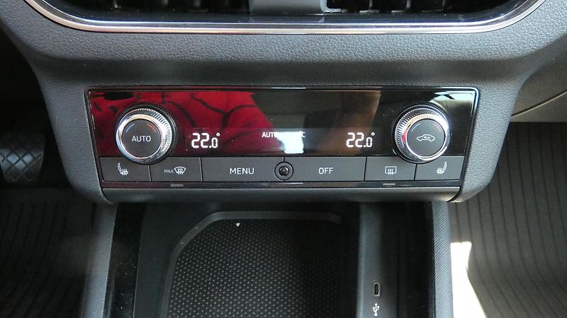 Škoda Scala 1,5TSI Style - fotka 17 z 24