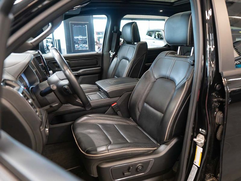 Dodge RAM (2024) 5.7 Limited Night Edition - fotka 16 z 47