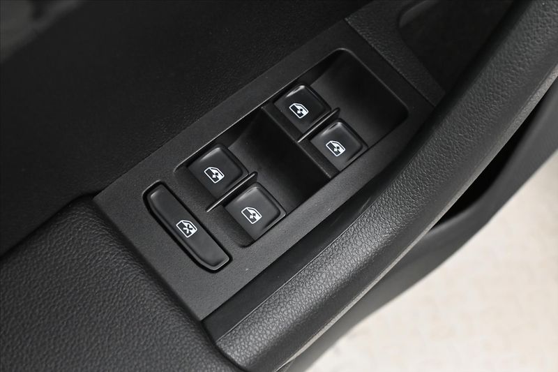 Škoda Octavia 2,0 TDI 135kW RS Záruka až 5 l - fotka 24 z 30