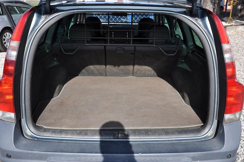 Volvo XC70 D5 120kW 4x4 A/T - fotka 9 z 17