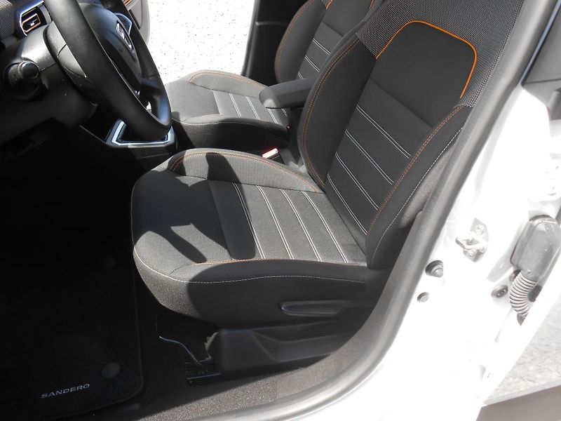 Dacia Sandero STEPWAY,NAVI,KAMERA,18tkm - fotka 31 z 45