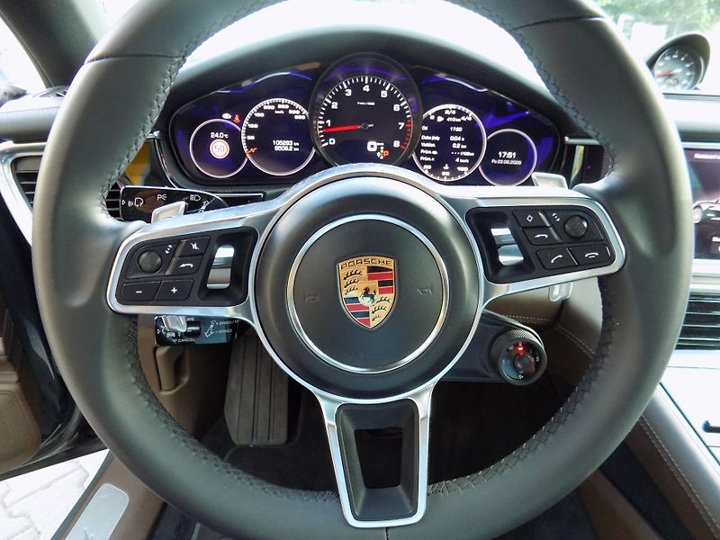 Porsche Panamera (2018) 2.9 V6 4S - fotka 17 z 19