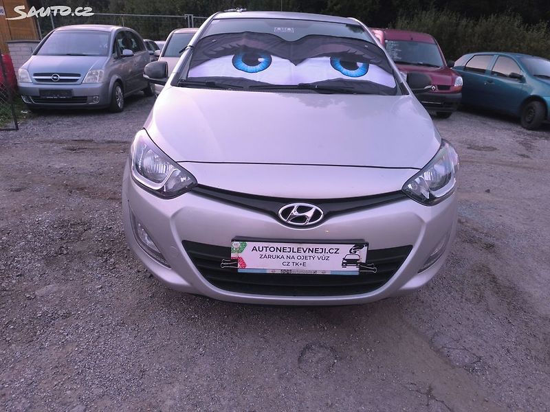 Hyundai i20 1,4,MAX VÝBAVA,100KM,1MAJ50LET - fotka 3 z 28