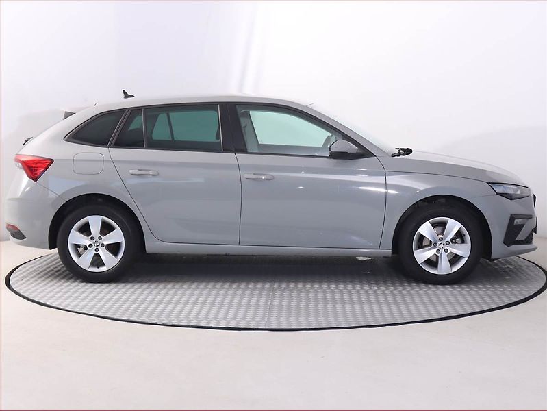 Škoda Scala (2024) 1.0 TSI - fotka 6 z 19