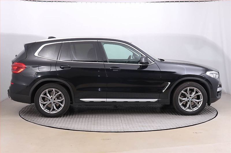 BMW X3 (2017) xDrive20d - fotka 6 z 22