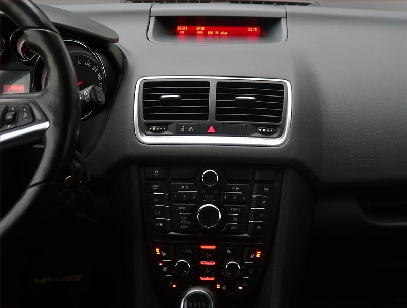 Opel Meriva (2013) 1.4 Turbo, ČR,1.maj - fotka 12 z 17