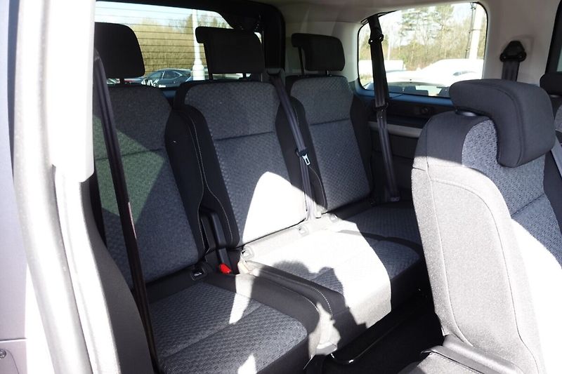 Toyota ProAce Verso 2.0L Diesel 144 PS 5D L1 6 MT - fotka 14 z 34