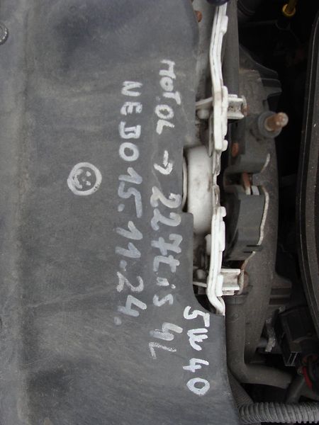 Ford Focus 1.6i, 74 kW, klimatizace - fotka 21 z 24