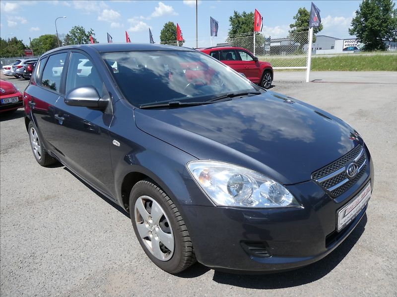 Kia Ceed 1,4 i 80kW klima, 1.majitel - fotka 1 z 32
