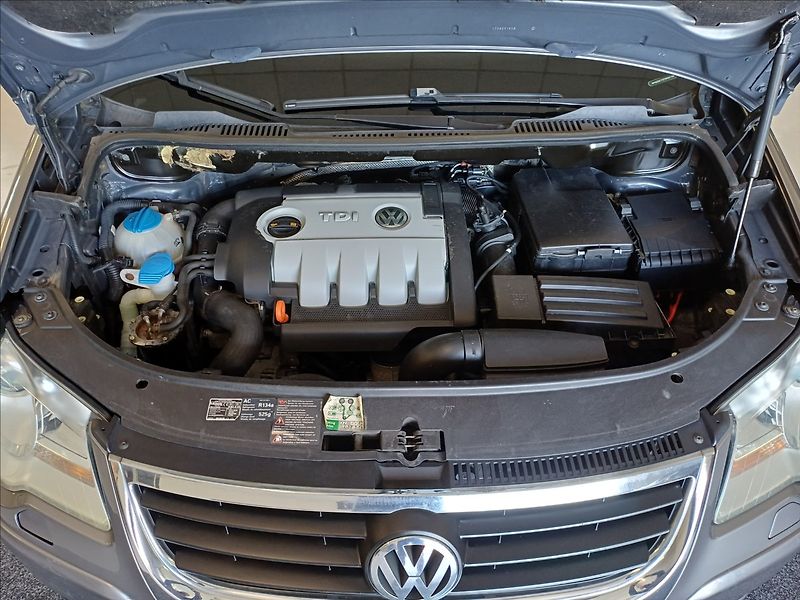 Volkswagen Touran 1,9 TDI 77kW,2x kola - fotka 22 z 25