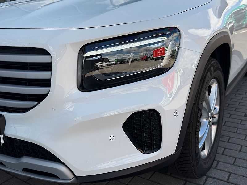 Mercedes-Benz GLB 4 MATIC - fotka 9 z 35