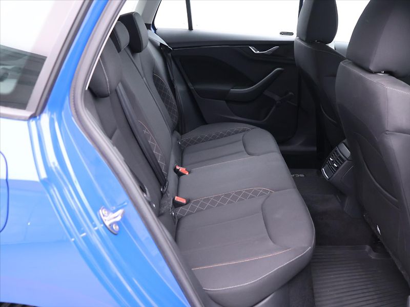Škoda Scala 1.0 TSI 70kW Ambition CZ - fotka 12 z 31