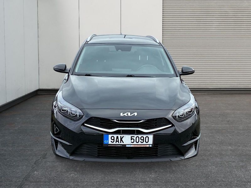 Kia Ceed (2022) TOP 1.5T-GDI 117kW DPH CZ - fotka 2 z 11