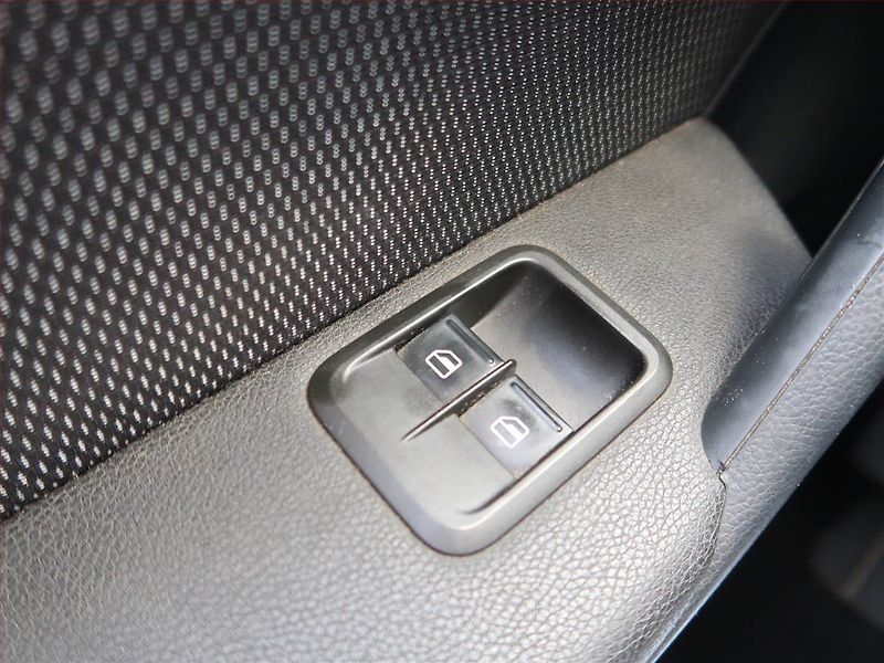 Škoda Yeti (2010) 2.0 TDI, 4X4, Tempomat - fotka 16 z 17