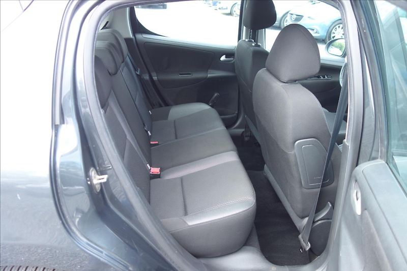 Peugeot 207 1,4 i 54KW, ČR, SERVIS. KN. - fotka 12 z 30