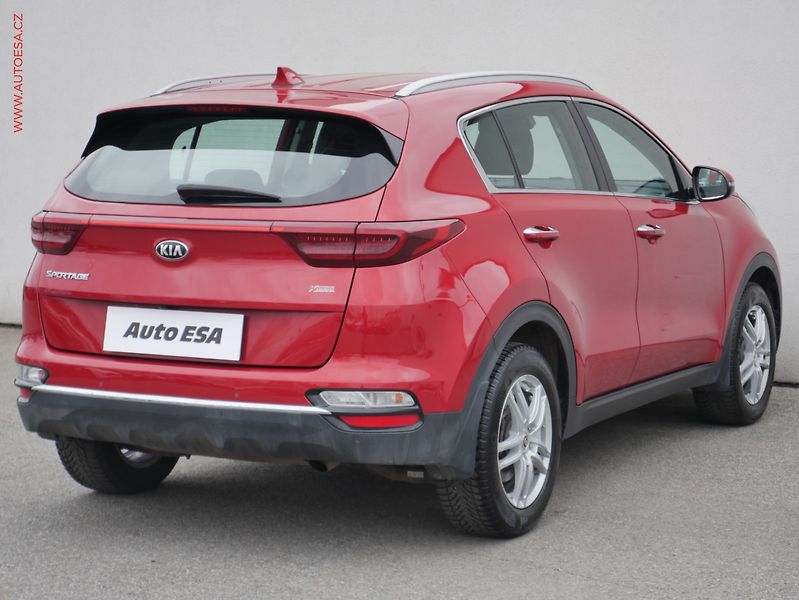 Kia Sportage (2018) 1.6T-GDI, 2.maj,ČR, navi - fotka 4 z 25