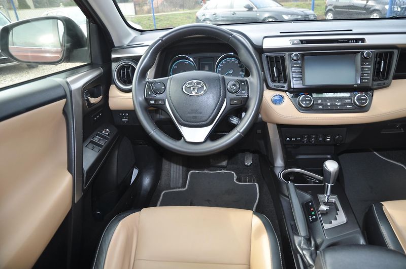 Toyota RAV4 2.5 Hybrid 4x4 Selection Kůže - fotka 5 z 31