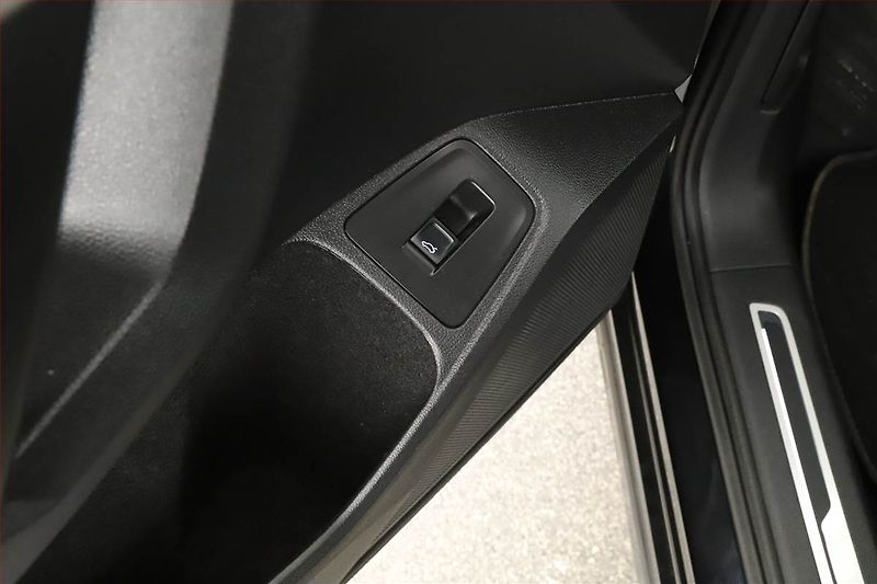 Volkswagen Tiguan Allspace (2023) Elegance 1.5 TSI - fotka 11 z 19
